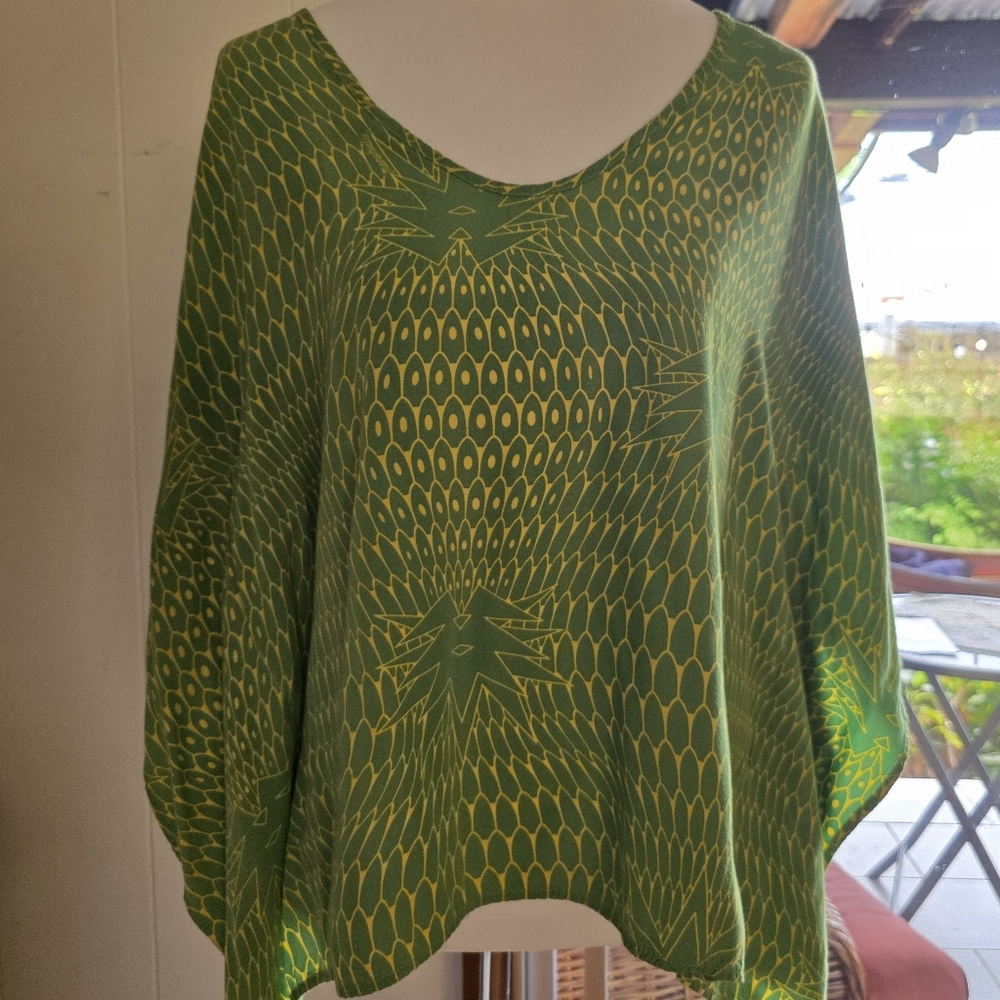 Manuhealii Green and Yellow Abstract PINEAPPLE Print Top